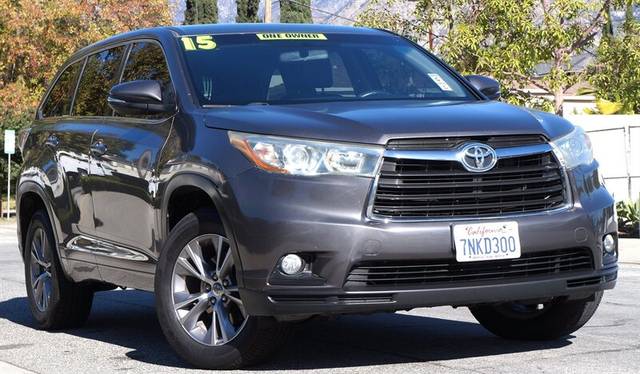 2015 Toyota Highlander LE FWD photo