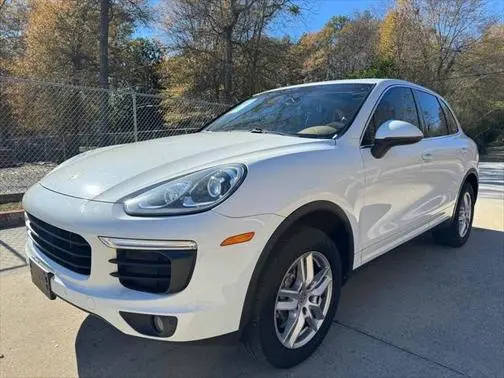 2016 Porsche Cayenne  AWD photo