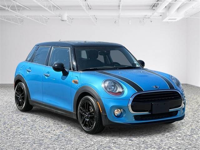 2016 MINI Hardtop 4 Door  FWD photo