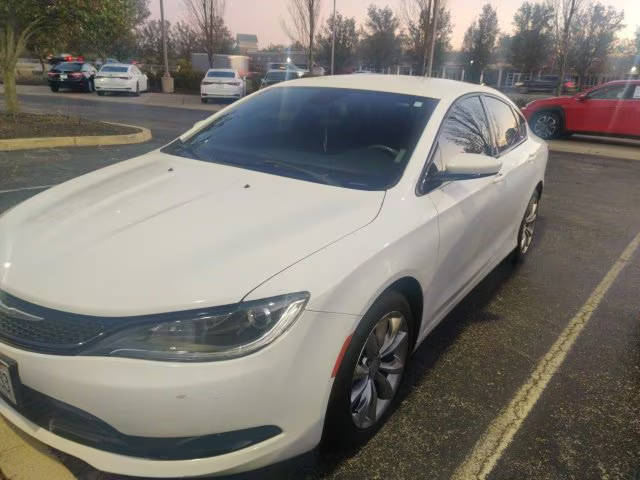 2015 Chrysler 200 S AWD photo