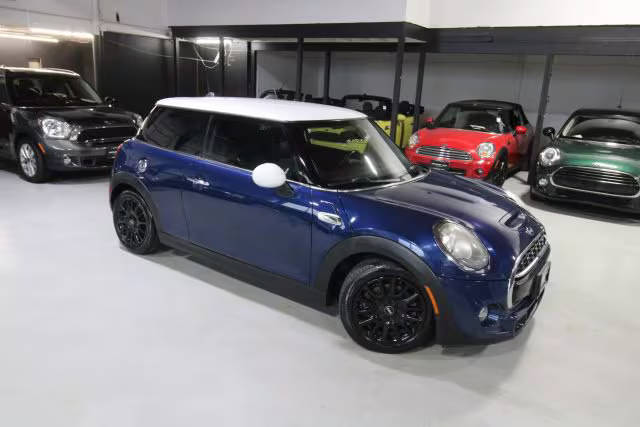 2016 MINI Hardtop 2 Door S FWD photo