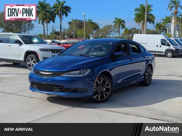 2016 Chrysler 200 S FWD photo