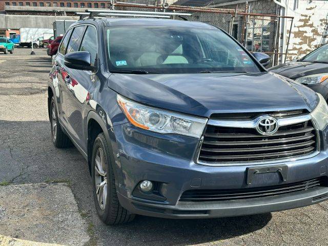 2015 Toyota Highlander LE Plus AWD photo