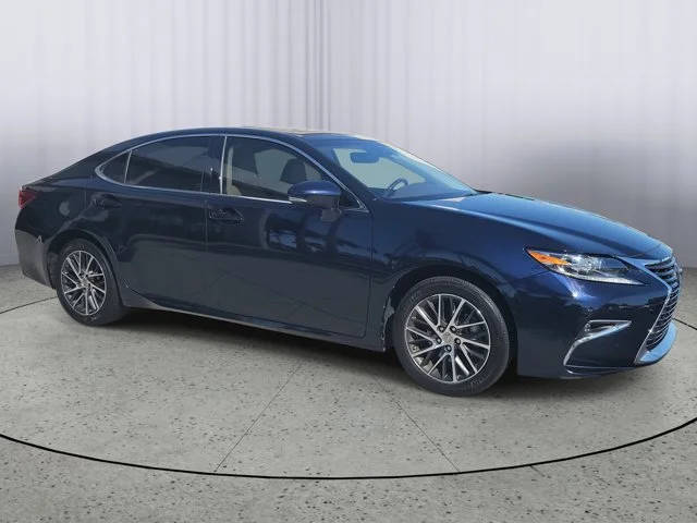 2016 Lexus ES FWD photo