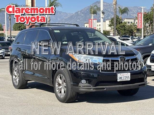 2015 Toyota Highlander LE Plus FWD photo