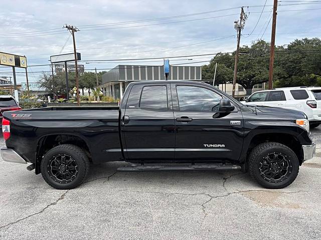 2016 Toyota Tundra SR5 4WD photo