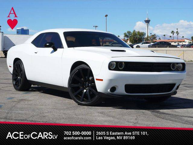2016 Dodge Challenger SXT RWD photo