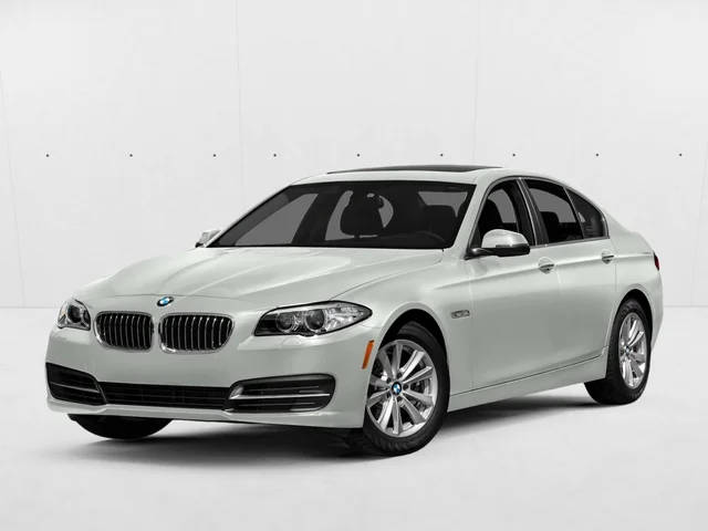 2016 BMW 5 Series 528i RWD photo