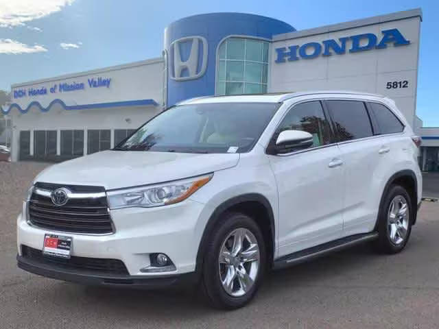 2015 Toyota Highlander Limited Platinum FWD photo