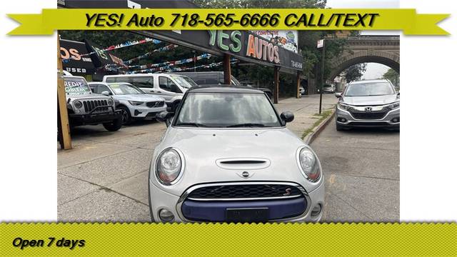 2015 MINI Hardtop 2 Door S FWD photo