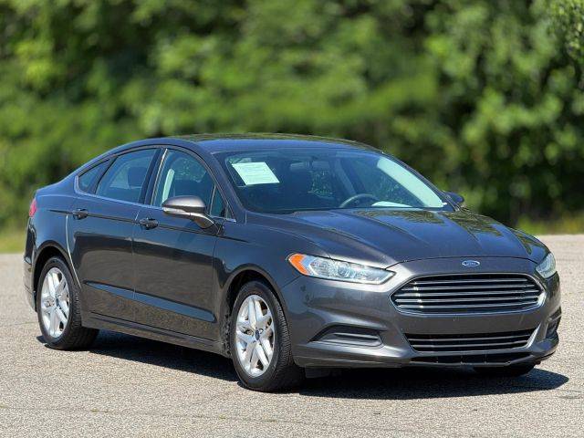 2016 Ford Fusion SE FWD photo