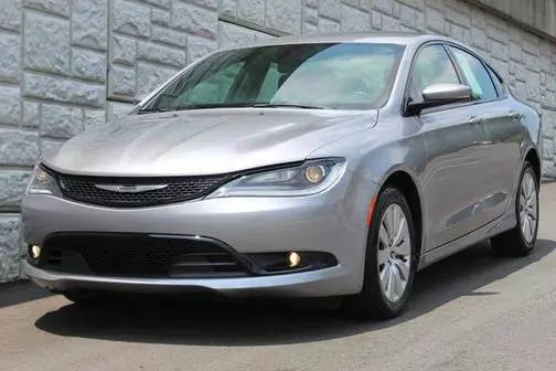 2016 Chrysler 200 S FWD photo