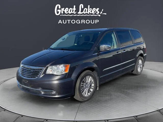 2016 Chrysler Town and Country Touring-L Anniversary Edition FWD photo