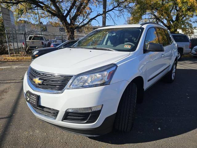 2016 Chevrolet Traverse LS FWD photo