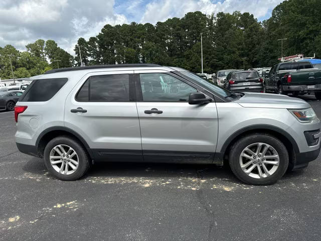 2016 Ford Explorer Base FWD photo