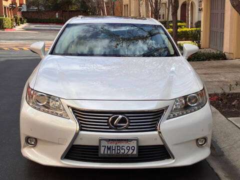 2015 Lexus ES  FWD photo