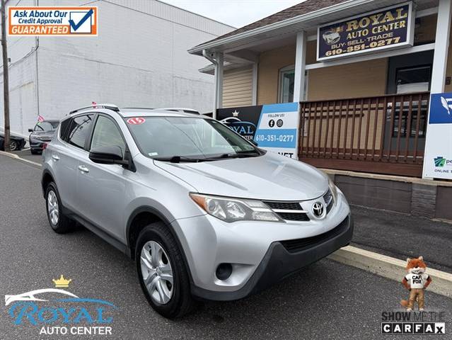 2015 Toyota RAV4 LE FWD photo