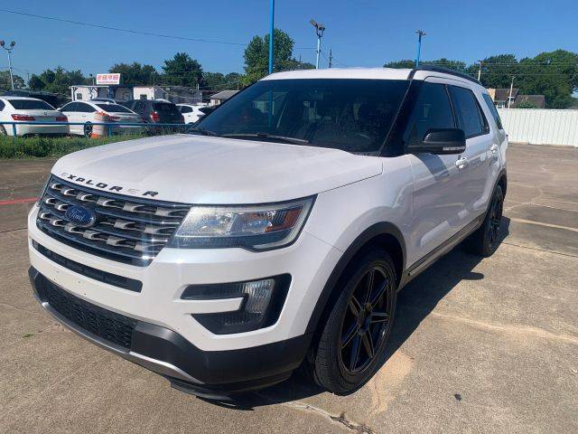 2016 Ford Explorer XLT FWD photo