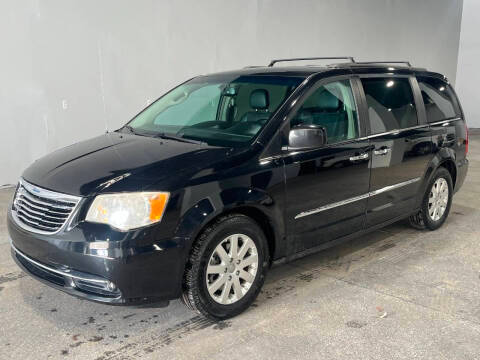 2016 Chrysler Town and Country Touring FWD photo