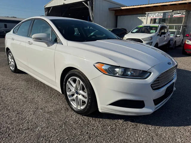 2016 Ford Fusion SE FWD photo