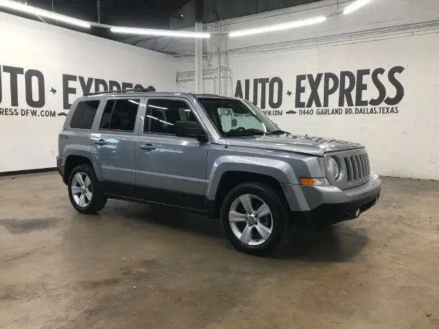 2016 Jeep Patriot Latitude FWD photo