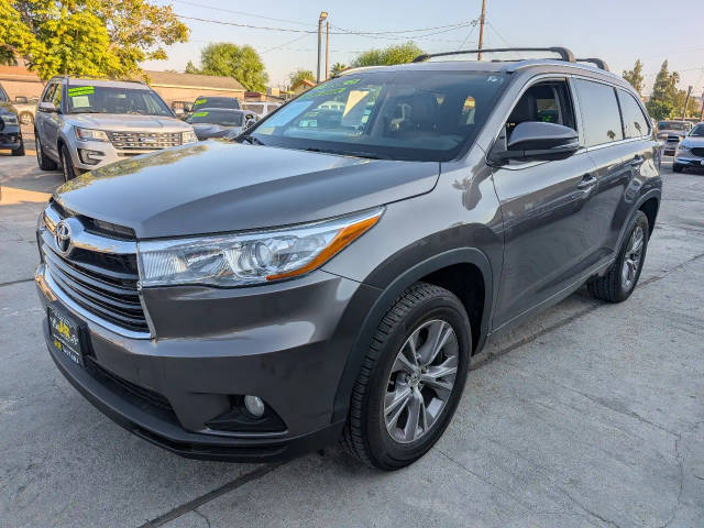 2015 Toyota Highlander XLE FWD photo