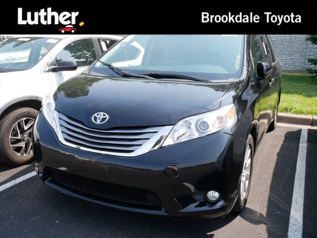 2015 Toyota Sienna XLE AWD photo