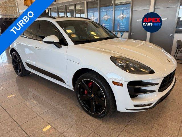 2016 Porsche Macan Turbo AWD photo