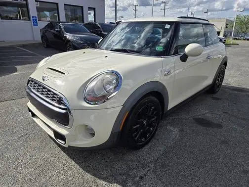 2016 MINI Hardtop 2 Door S FWD photo