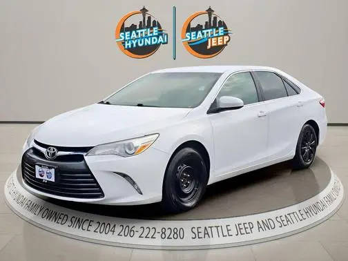 2016 Toyota Camry LE FWD photo