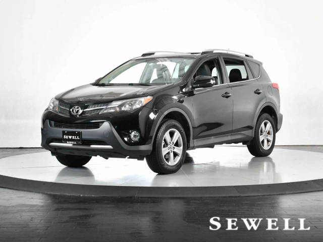 2015 Toyota RAV4 XLE FWD photo