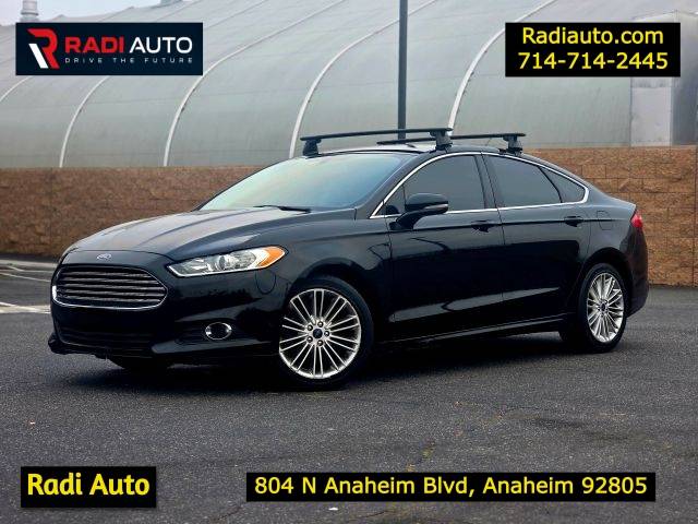 2016 Ford Fusion SE FWD photo