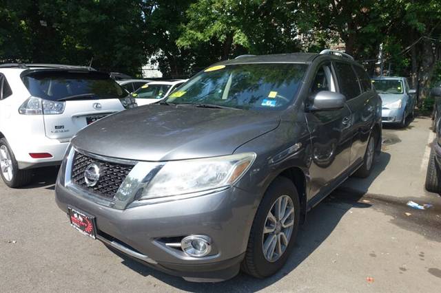 2015 Nissan Pathfinder SV 4WD photo