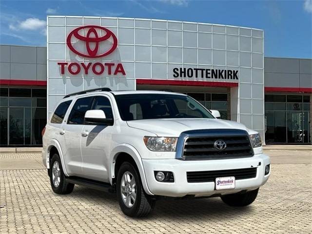 2016 Toyota Sequoia SR5 4WD photo