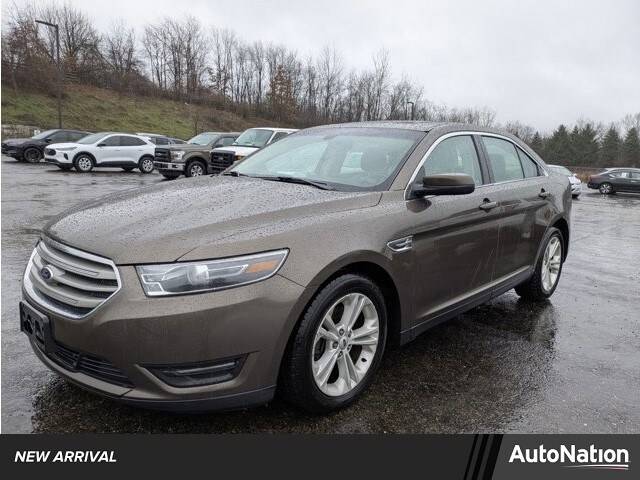 2015 Ford Taurus SEL FWD photo