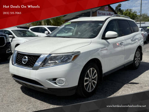2015 Nissan Pathfinder Platinum photo