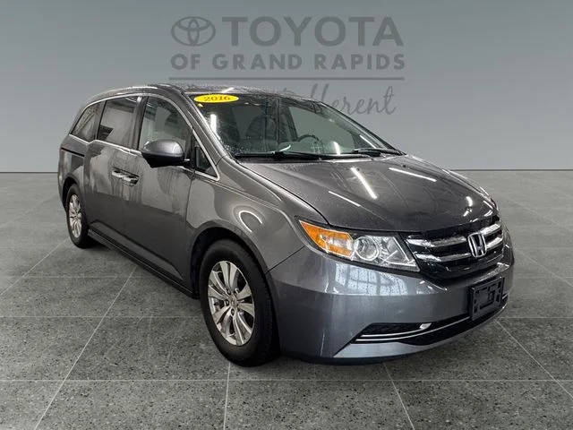 2016 Honda Odyssey SE FWD photo
