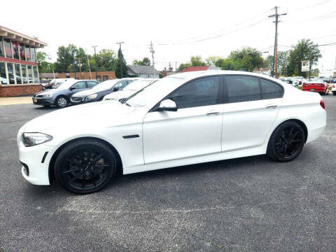 2016 BMW 5 Series 528i RWD photo