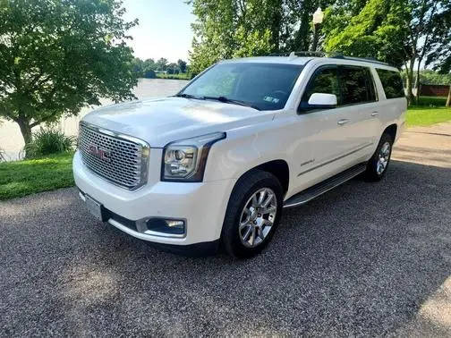 2016 GMC Yukon XL Denali 4WD photo