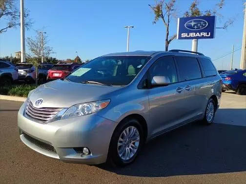 2015 Toyota Sienna XLE FWD photo