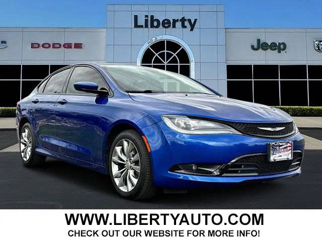 2016 Chrysler 200 S FWD photo