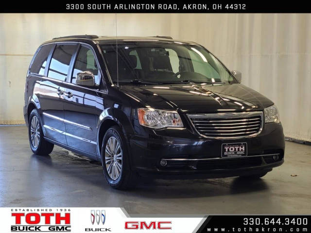 2016 Chrysler Town and Country Touring-L Anniversary Edition FWD photo