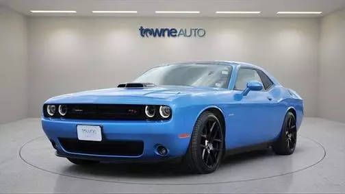 2015 Dodge Challenger R/T Shaker RWD photo