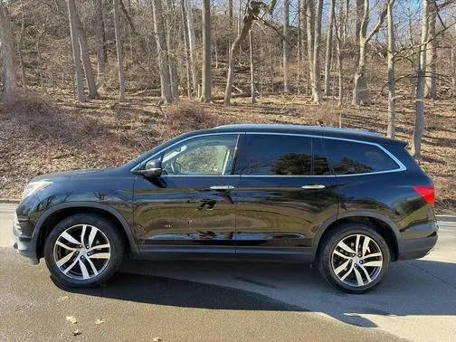 2016 Honda Pilot Touring AWD photo