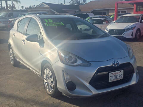 2015 Toyota Prius c Two FWD photo