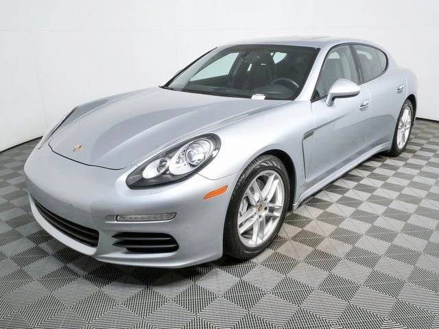 2016 Porsche Panamera Edition RWD photo