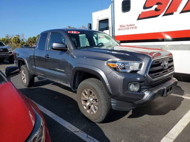 2016 Toyota Tacoma SR5 4WD photo