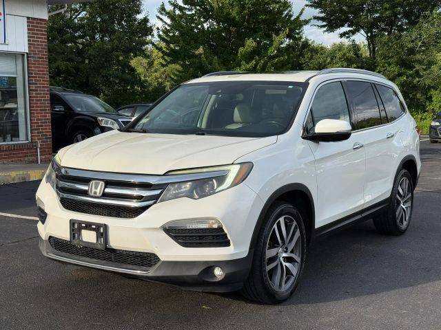 2016 Honda Pilot Touring AWD photo
