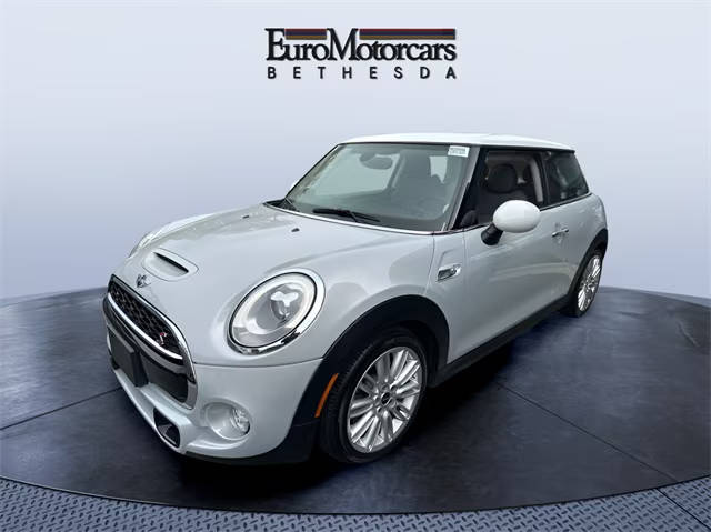 2016 MINI Hardtop 2 Door S FWD photo