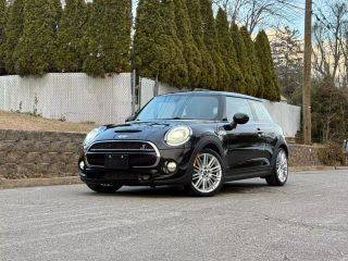 2016 MINI Hardtop 2 Door S FWD photo